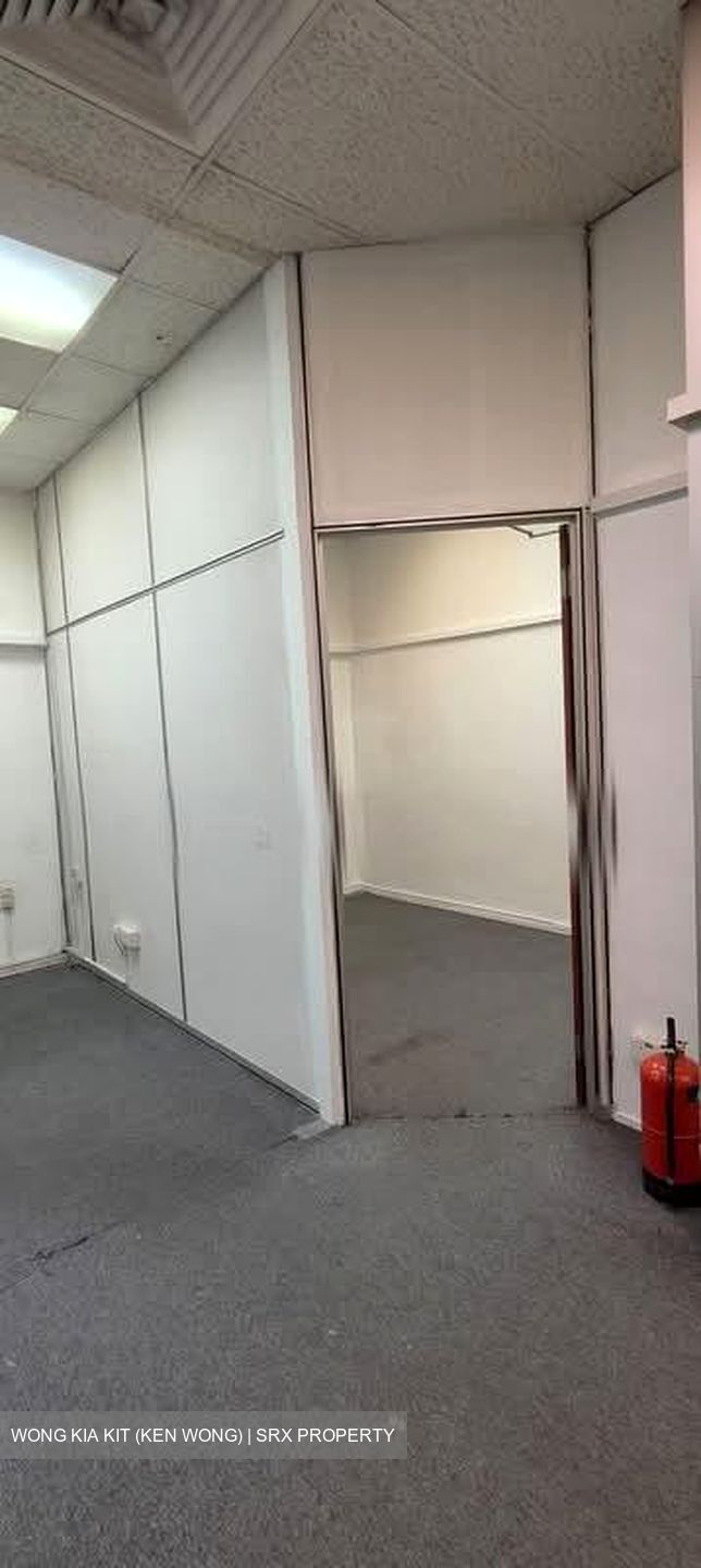Hoa Nam Building (D8), Office #546766661